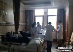昨天，120拉來(lái)了兩個(gè)在澡堂暈倒的老人，內(nèi)科醫(yī)生：冬天別讓老人單獨(dú)進(jìn)澡堂，后果你可能承受不起