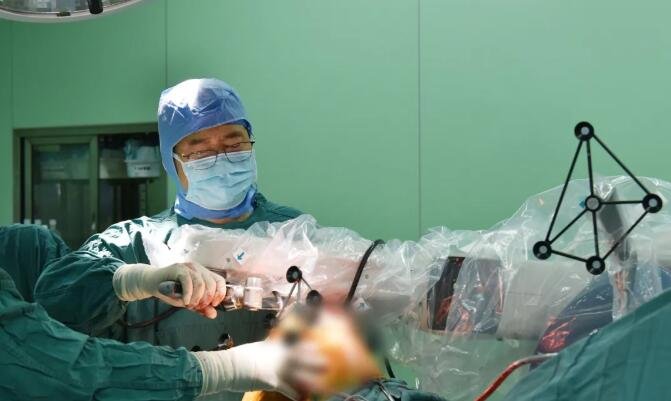 張傳開主任醫(yī)師應(yīng)用史塞克Mako骨科機器人實施<a href='http://www.cuzhaopin.cn/plus/list.php?tid=85' target='_blank'><u>關(guān)節(jié)置換</u></a>手術(shù)